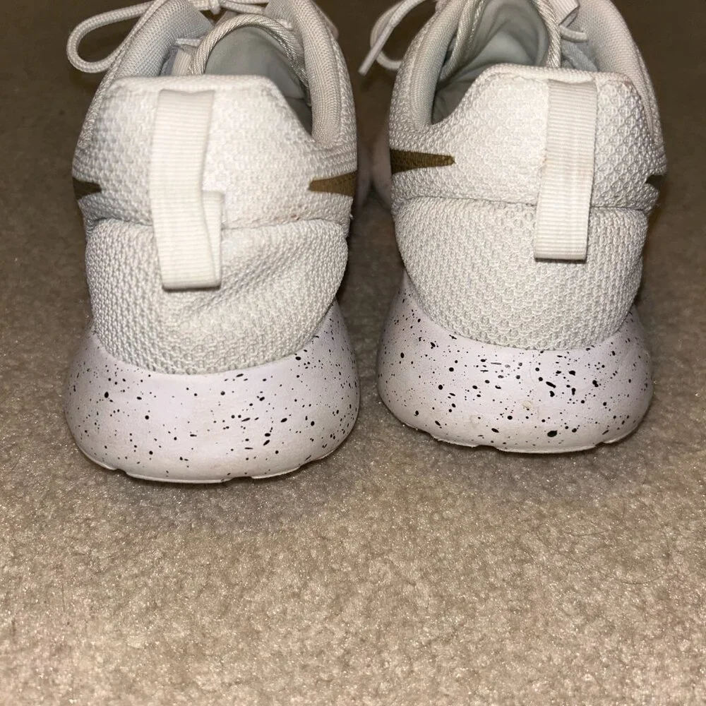 Nike ID Roshe Run Ones - Picture 4 of 6